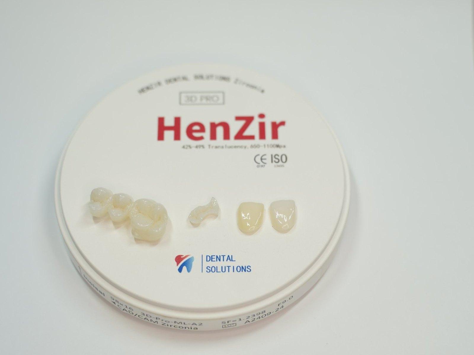 Zirconia units laid on the face of a 3D PRO disc